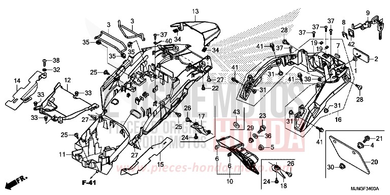 GARDE-BOUE ARRIERE de VFR800F VICTORY RED (R334) 2014