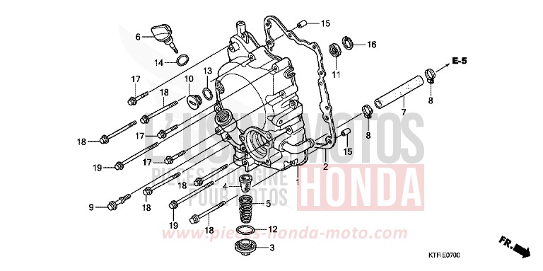 PANNEAU CARTER-MOTEUR D. de SH125 PEARL MONTANA BLUE (PB351) de 2010