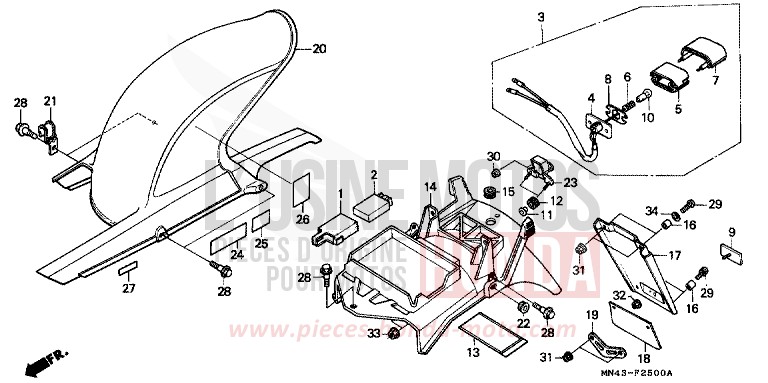 GARDE-BOUE ARRIERE (1) de CBR600F PEARL CRYSTAL WHITE (NH193K) 1990
