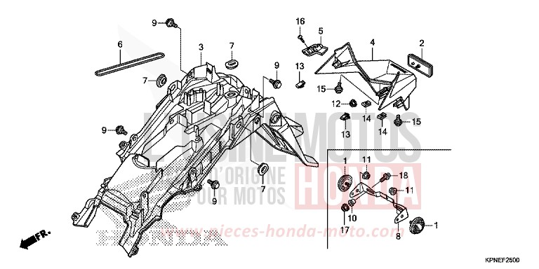 GARDE-BOUE ARRIERE de CBF125 PEARL SUNBEAM WHITE (NHA66) de 2017