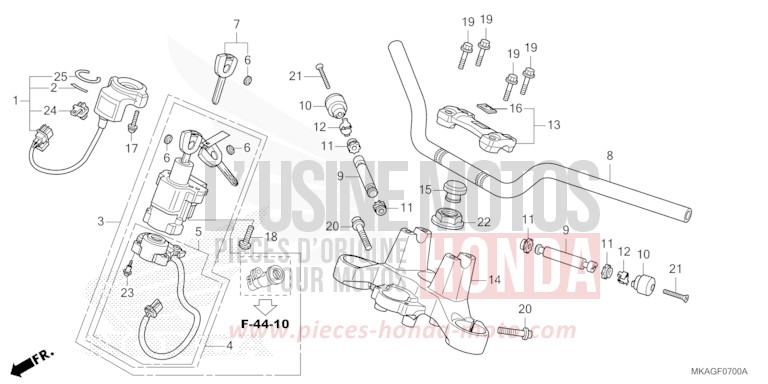 TUYAU DE GUIDON/PONT SUPERIEUR de NC750S PEARL GLARE WHITE (NHB53) de 2016