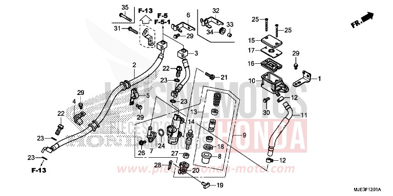 REAR BRAKE MASTER CYLINDER (CBR650FA) de CBR650F PEARL METALLOID WHITE (NHA96) 2017
