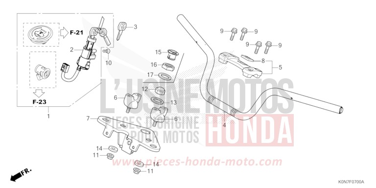 TUYAU DE GUIDON/PONT SUPERIEUR de CBF125 PEARL COOL WHITE (NHA16) de 2021