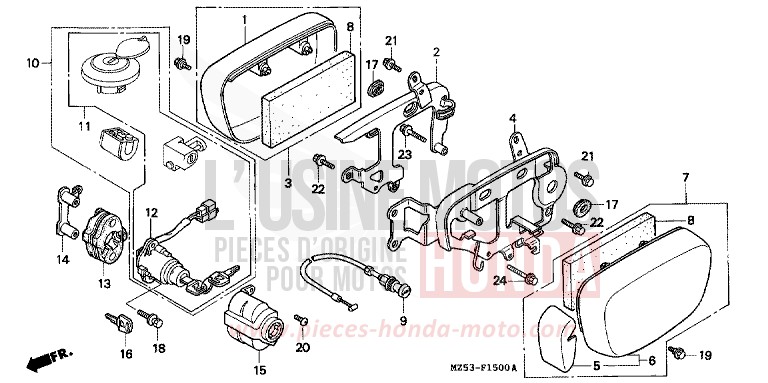 LOGEMENT COTE CARBURATEUR de VF750C ACCURATE SILVER METALLIC (NH146) 1994