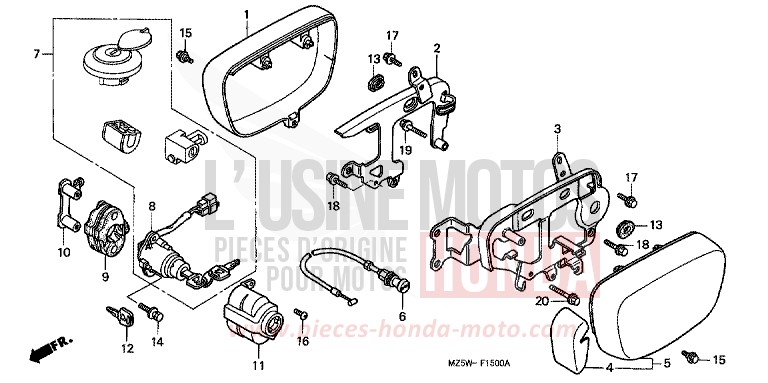 LOGEMENT COTE CARBURATEUR de VF750C NOIR (NH1) 1999