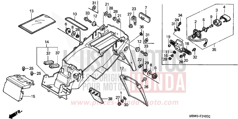 GARDE-BOUE ARRIERE (1) de CBR600F SPARKLING RED (R127) de 2001