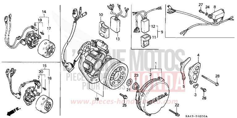 PANNEAU CARTER-MOTEUR G./ GENERATRICE/UNITE DE C.D.I. de CR250R FIGHTING RED (R134) de 1989